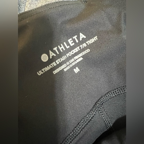 Athleta Ultimate Stash 7/8 Tight in Navy 07 - Picture 11 of 13